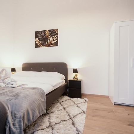 Modelia Apartment At Gellert Square Budapest Kültér fotó